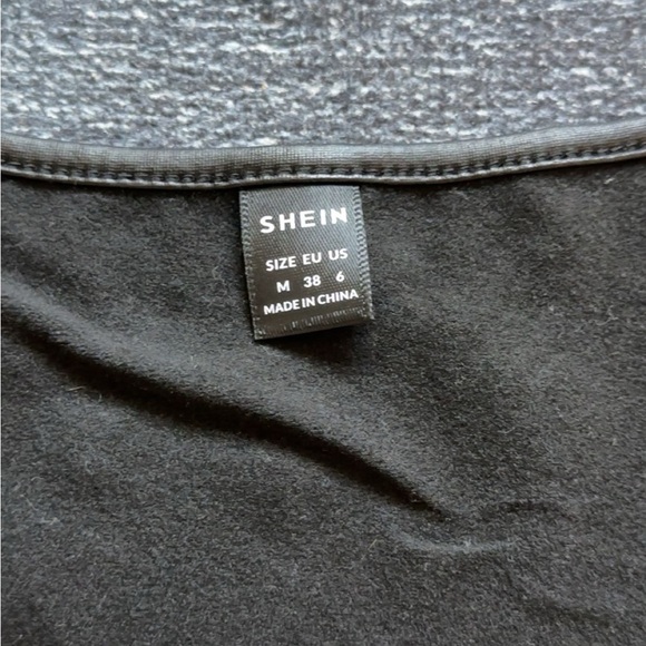 Mock leather crop top - Picture 3 of 4